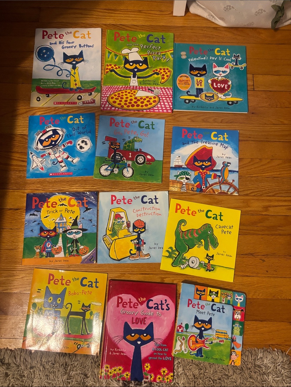 Pete the Cat Books. Large bundle of early reader books!